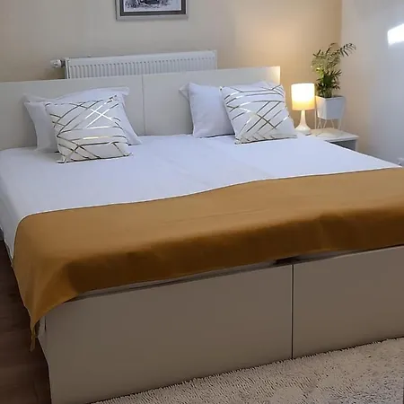 Elite Jasmina Apartment