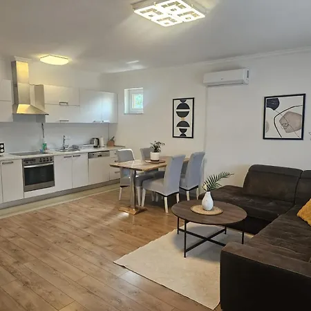 Elite Jasmina Apartment *